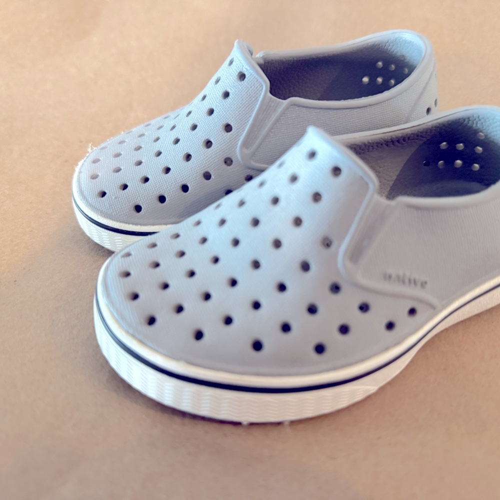 Set of 2 pairs of Native Miles toddler shoes in size 6 & 7